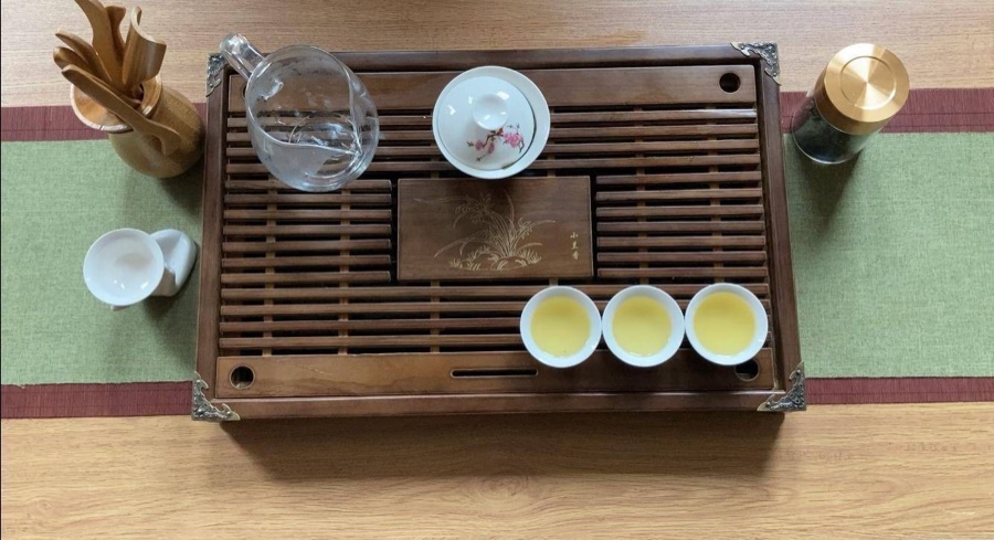 A traditional Chengdu tea house — where Sichuan opera and tea culture meet
